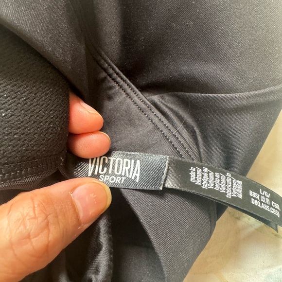 NWOT Victoria Secret sports bra - Picture 3 of 7